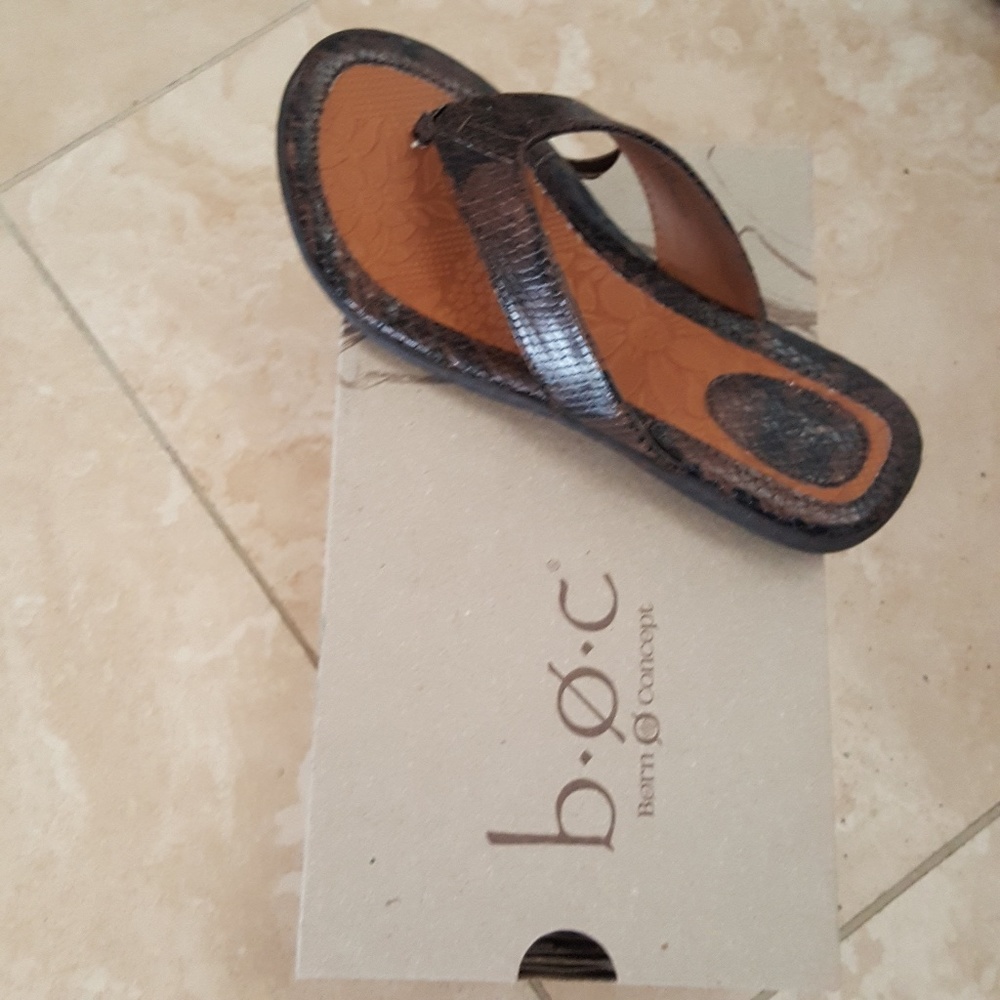 💕Host Pick💕Brand New BOC FLIPFLOPS